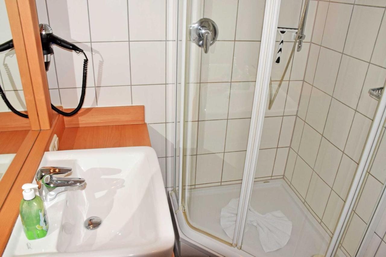 Fewo mit Balkon und Strandkorb  Sellin  Exterior foto